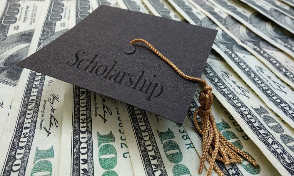 How Scholarships Can Make College Affordable for School Students
